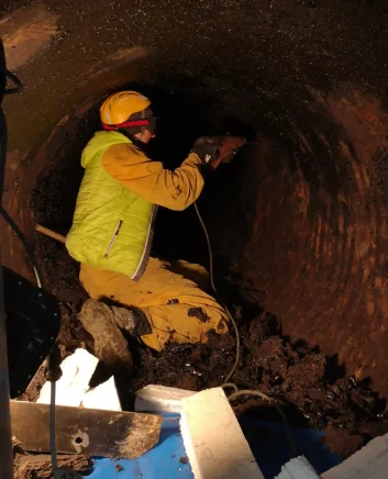 dela v globini in v zaplinjeni atmosferi