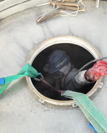 dela v globini in v zaplinjeni atmosferi